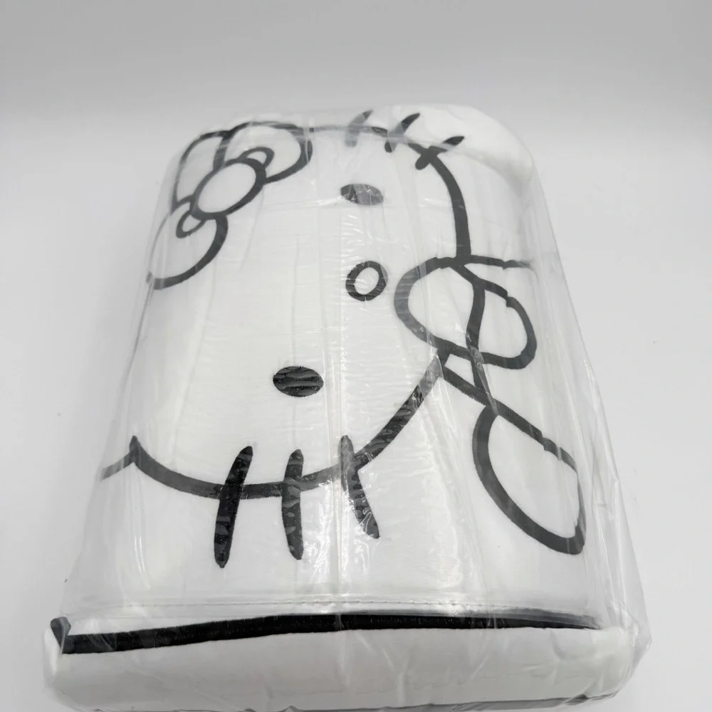 Hello Kitty 5 Piece Twin Comforter Set Includes Sheets & Pillow Cover - White